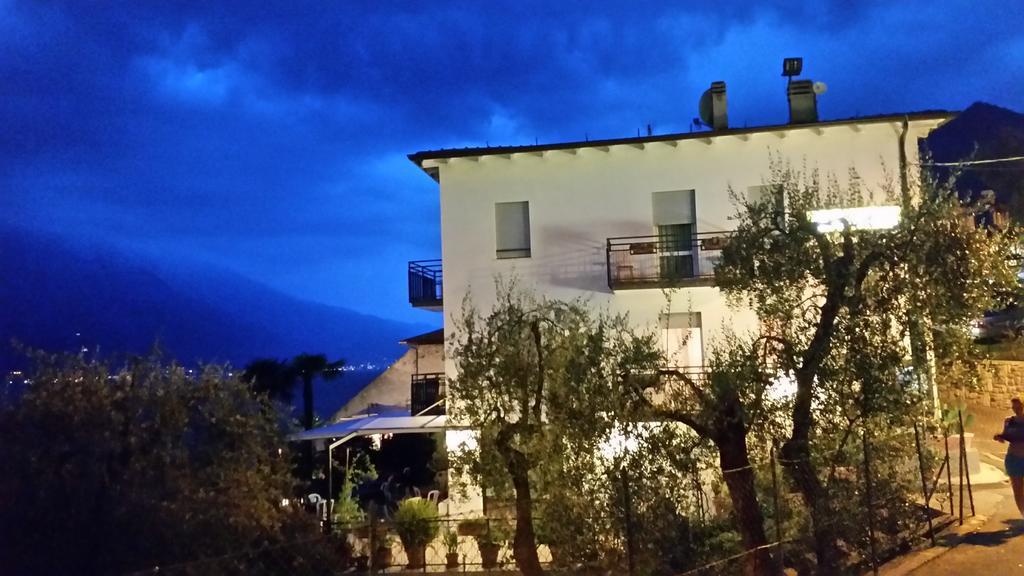 Hotel Augusta Garni Limone sul Garda Exteriör bild