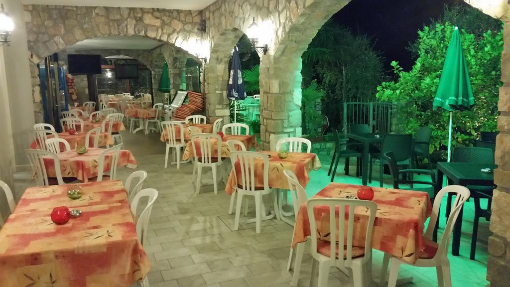 Hotel Augusta Garni Limone sul Garda Exteriör bild