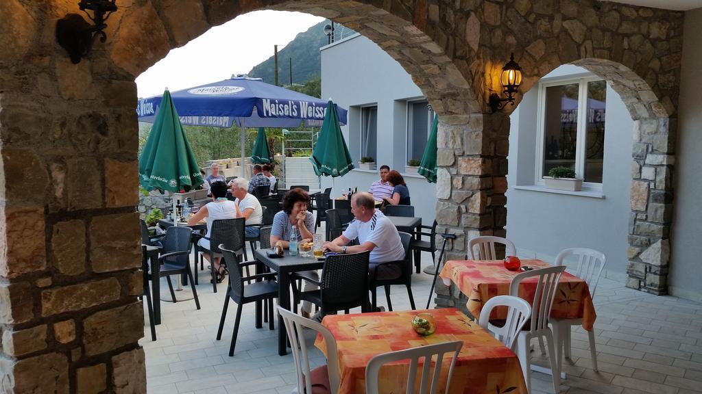 Hotel Augusta Garni Limone sul Garda Exteriör bild