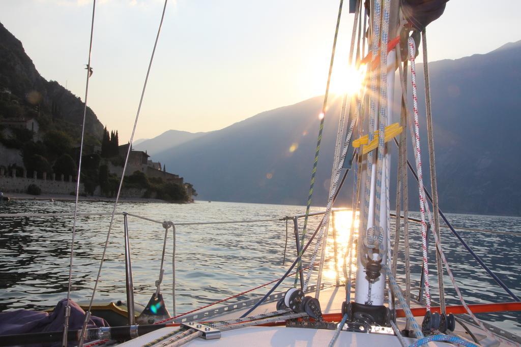 Hotel Augusta Garni Limone sul Garda Exteriör bild