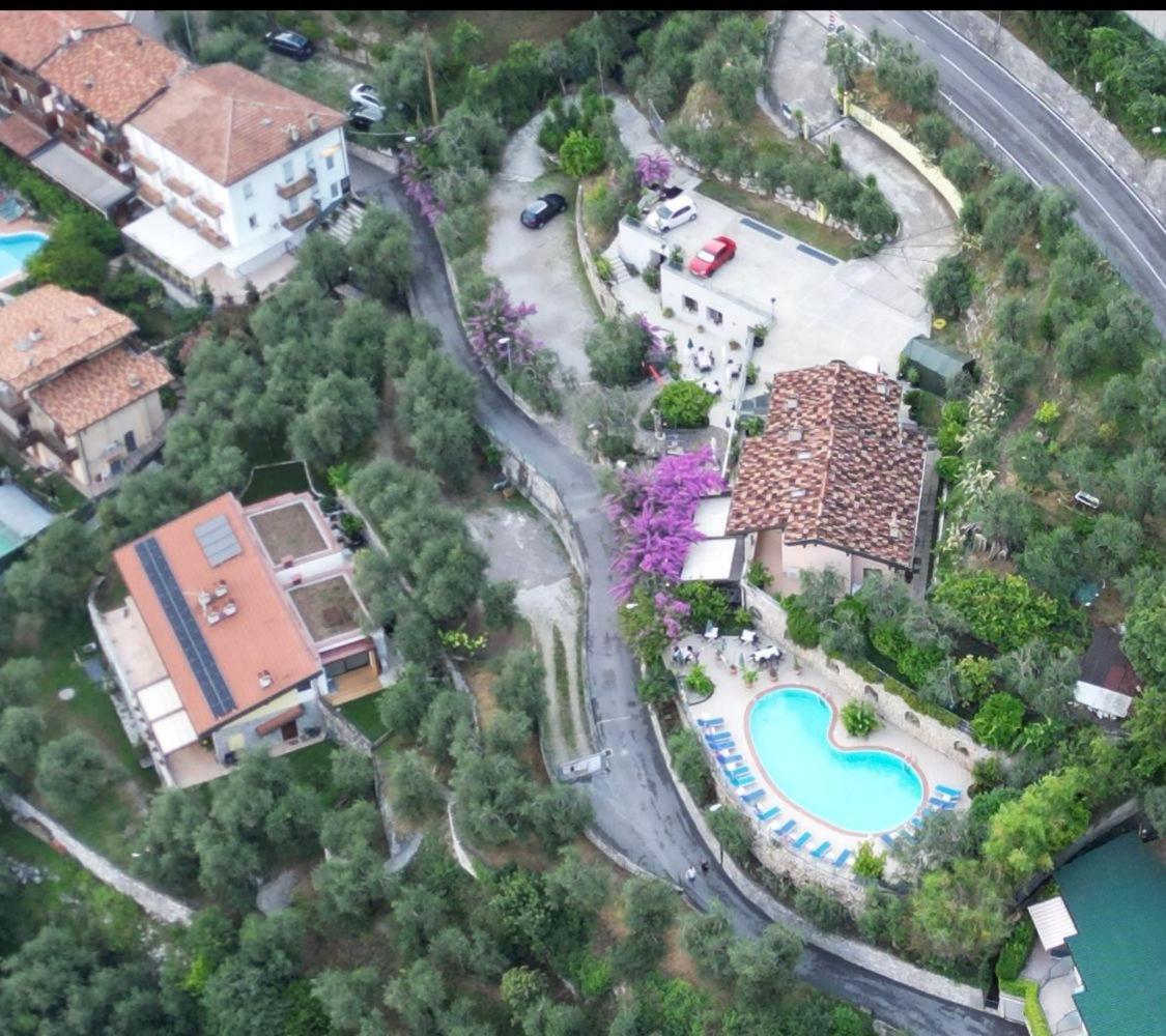 Hotel Augusta Garni Limone sul Garda Exteriör bild