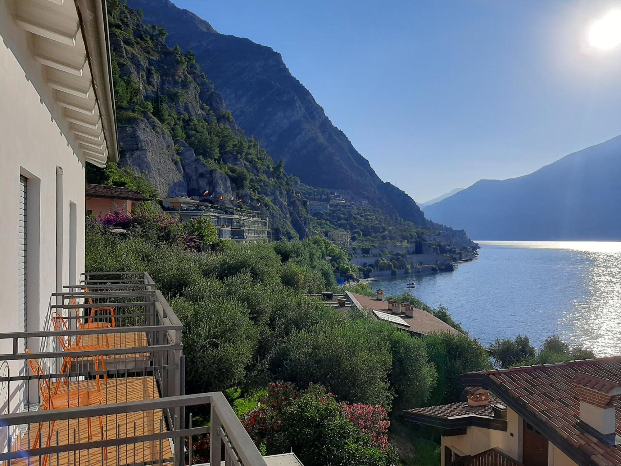 Hotel Augusta Garni Limone sul Garda Exteriör bild
