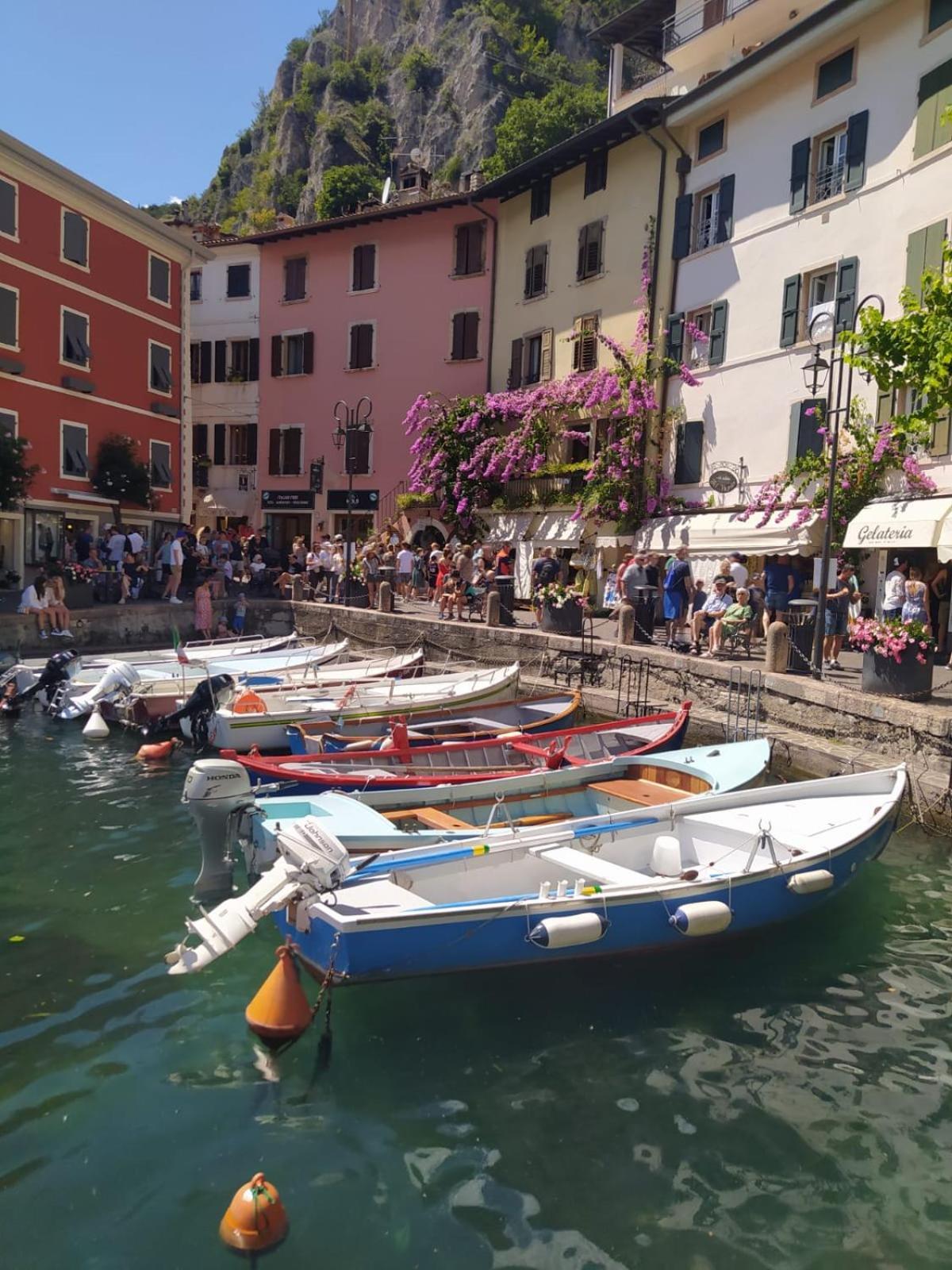 Hotel Augusta Garni Limone sul Garda Exteriör bild