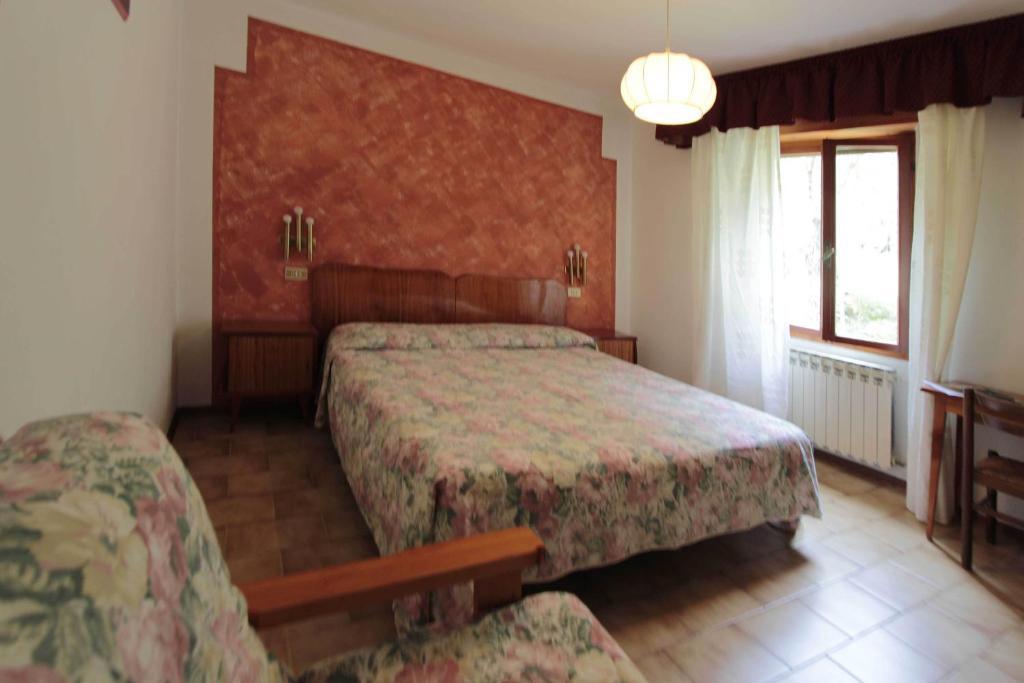 Hotel Augusta Garni Limone sul Garda Rum bild