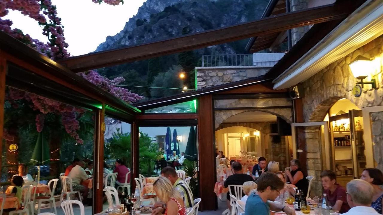 Hotel Augusta Garni Limone sul Garda Exteriör bild